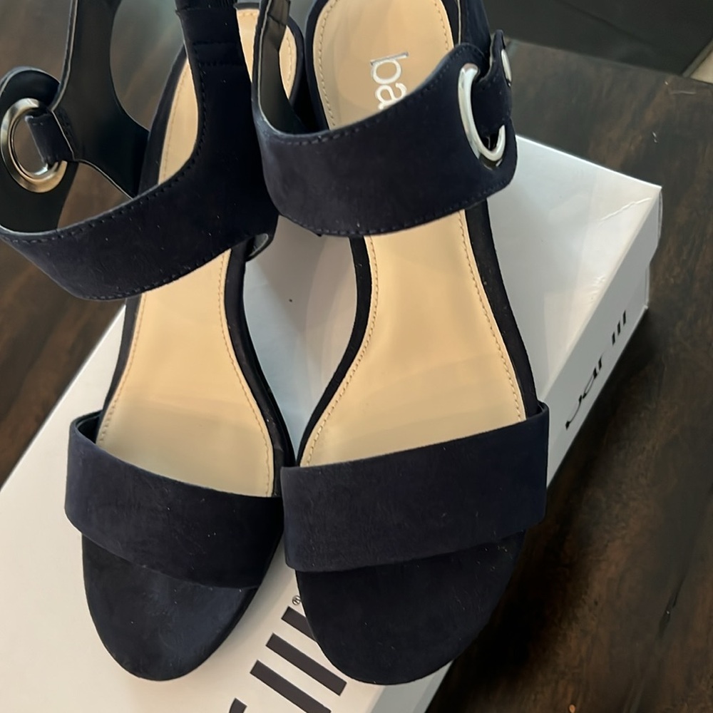 NIB - Bar III Navy Blue Sandal with Silver Accent- S6 - Picture 3 of 6